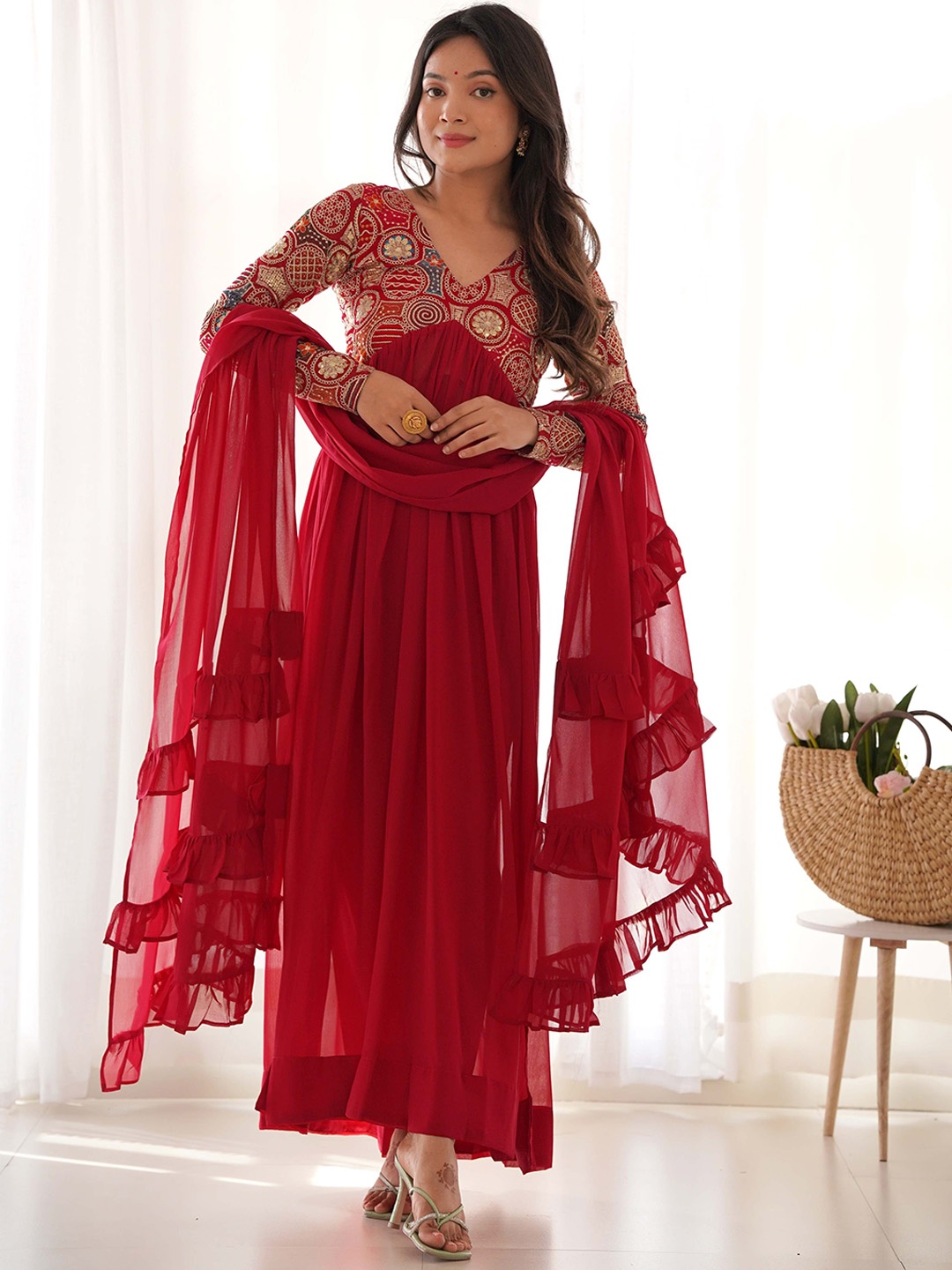 Tanhai Floral Yoke Design V-Neck Empire Sequinned Kurta With Trouser With Dupatta, Maroon
Tanhai Floral Yoke Design V-Neck Empire Sequinned Kurta With Trouser With Dupatta, Maroon