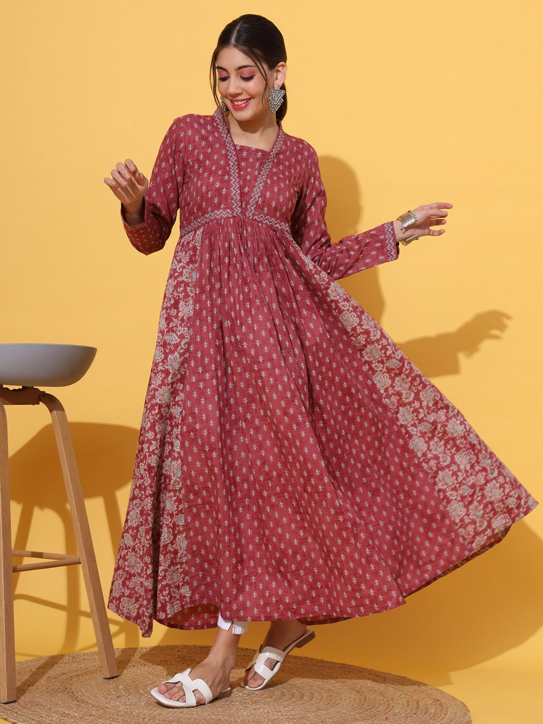 Vbuyz Floral Printed Square Neck Long Sleeves Empire Pure Cotton Anarkali Kurta, Pink
Vbuyz Floral Printed Square Neck Long Sleeves Empire Pure Cotton Anarkali Kurta, Pink