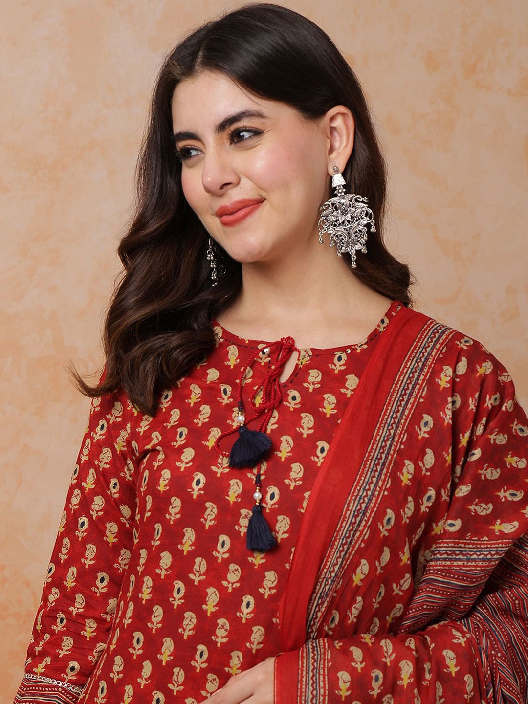 Anouk Red Paisley Printed Tie-Up Neck Pure Cotton Straight Kurta With Trousers & Dupatta
Anouk Red Paisley Printed Tie-Up Neck Pure Cotton Straight Kurta With Trousers & Dupatta
