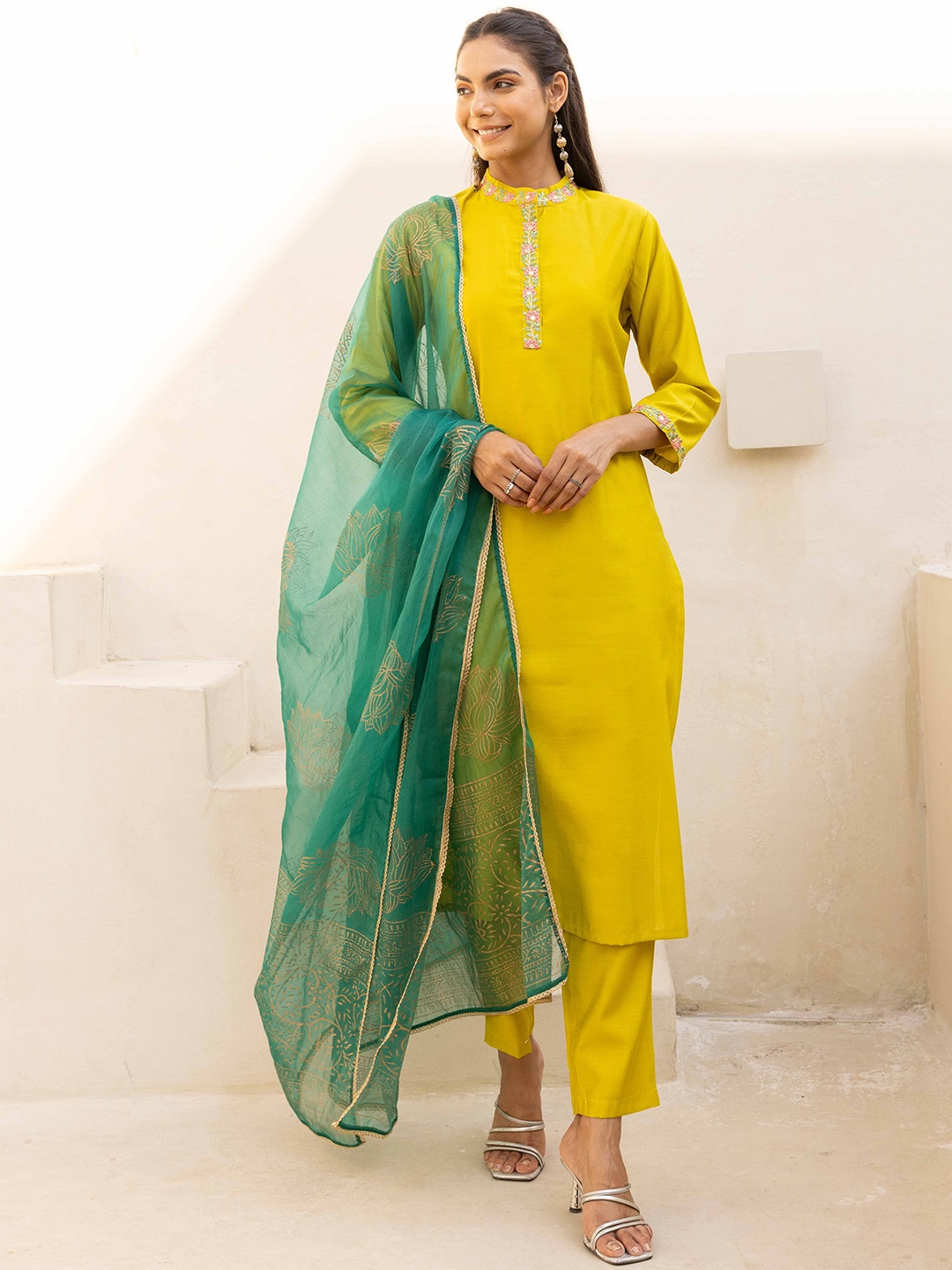 HERE&NOW Women Floral Embroidered Regular Thread Work Pure Silk Kurta with Trousers & With Dupatta, Lime green
HERE&NOW Women Floral Embroidered Regular Thread Work Pure Silk Kurta with Trousers & With Dupatta, Lime green