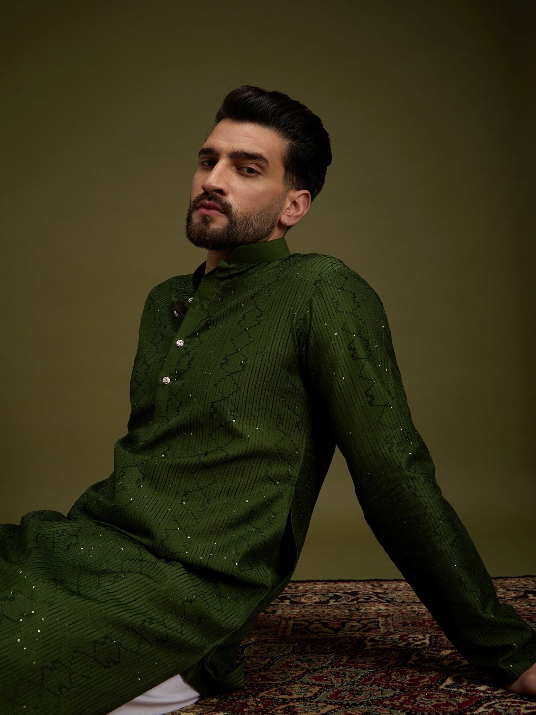 Anouk Green Geometric Embroidered Sequinned Mandarin Collar Pure Cotton Straight Kurta
Anouk Green Geometric Embroidered Sequinned Mandarin Collar Pure Cotton Straight Kurta