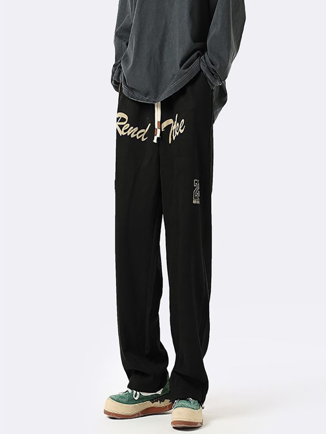 StyleCast x Revolte Men Printed Loose Fit Easy Wash Pleated Chinos Trousers, Black
StyleCast x Revolte Men Printed Loose Fit Easy Wash Pleated Chinos Trousers, Black