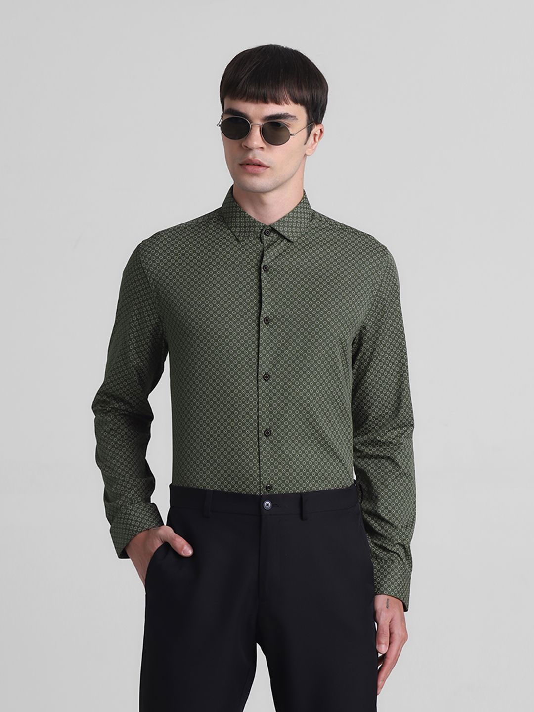 Jack & Jones Men Slim Fit Spread Collar Micro Ditsy Printed Cotton Casual Shirt, Green
Jack & Jones Men Slim Fit Spread Collar Micro Ditsy Printed Cotton Casual Shirt, Green
