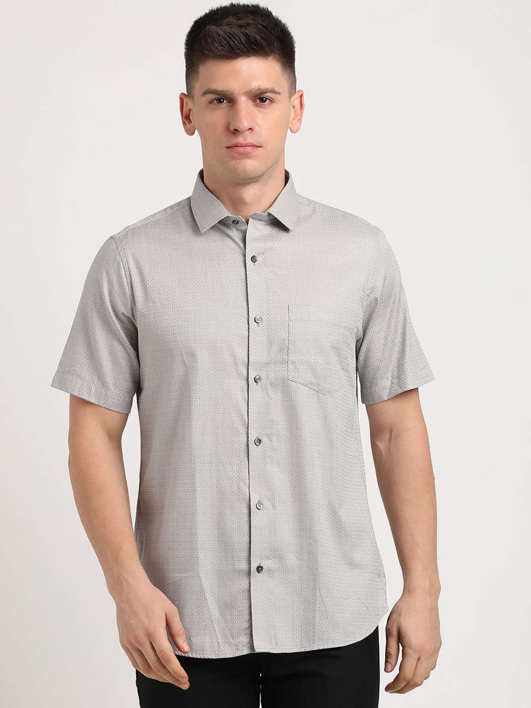 Turtle Men Standard Slim Fit Spread Collar Micro Ditsy Printed Cotton Formal Shirt, Grey
Turtle Men Standard Slim Fit Spread Collar Micro Ditsy Printed Cotton Formal Shirt, Grey