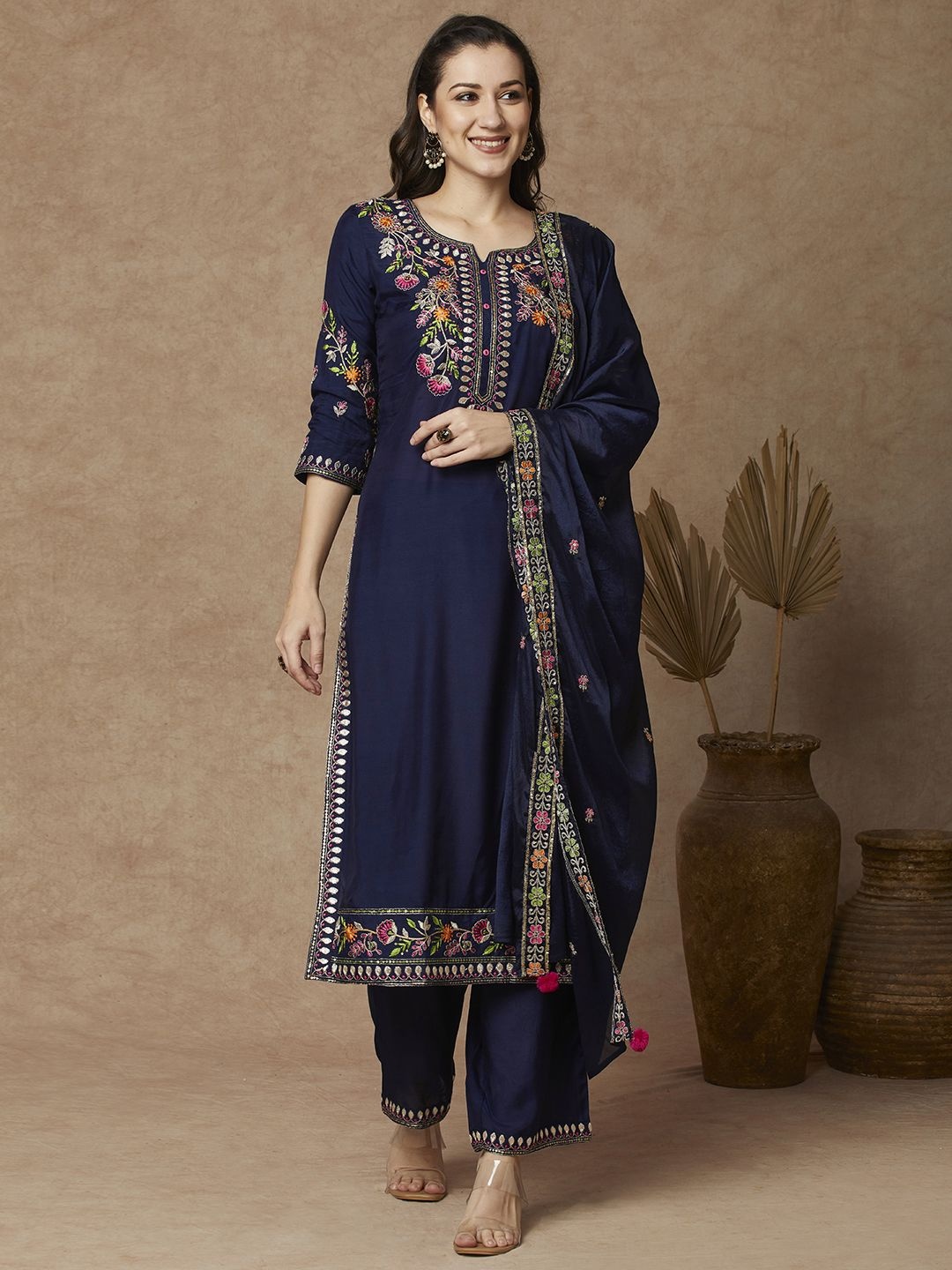 FASHOR Floral Printed Embroidered Notch Neck Straight Kurta with Trousers and Dupatta, Navy blue
FASHOR Floral Printed Embroidered Notch Neck Straight Kurta with Trousers and Dupatta, Navy blue