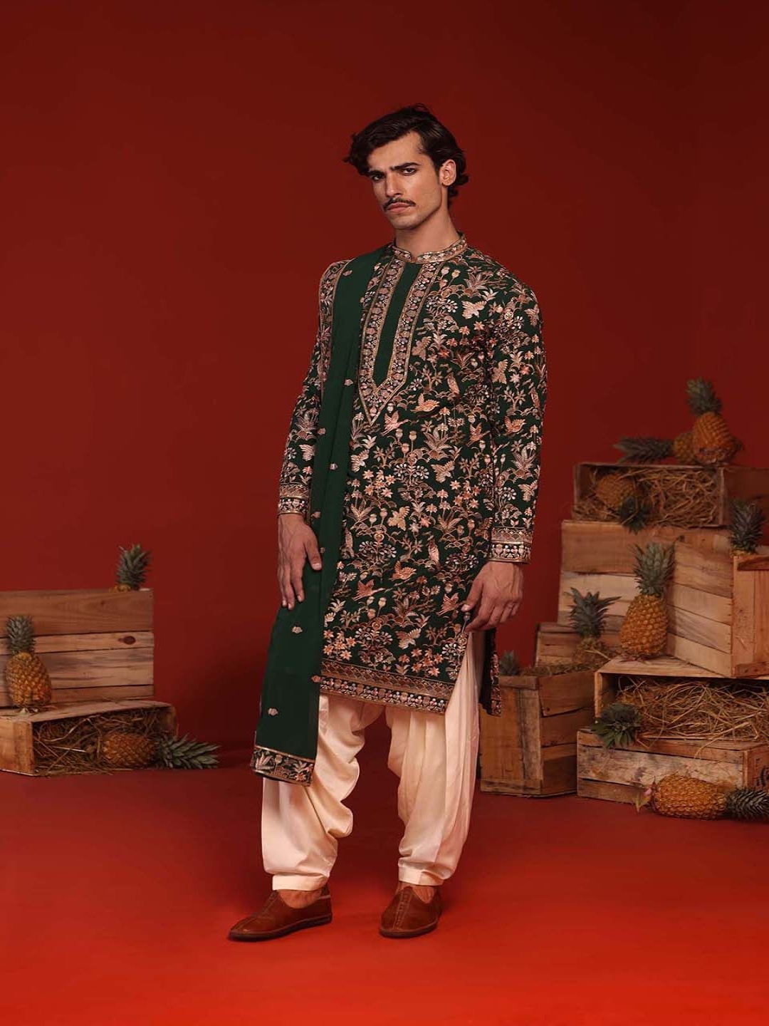 KALPRAAG Floral Embroidered Sequinned Mandarin Collar Kurta with Patiala & Dupatta, Black
KALPRAAG Floral Embroidered Sequinned Mandarin Collar Kurta with Patiala & Dupatta, Black