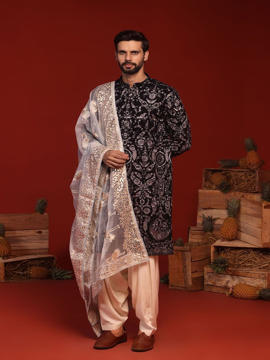 KALPRAAG Ruhit Floral Embroidered Sequinned Mandarin Collar Kurta with Patiala & Dupatta, Navy blue
KALPRAAG Ruhit Floral Embroidered Sequinned Mandarin Collar Kurta with Patiala & Dupatta, Navy blue