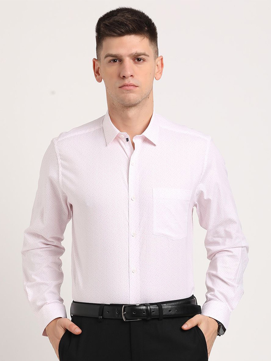 Turtle Men Standard Slim Fit Spread Collar Micro Ditsy Printed Cotton Formal Shirt, White
Turtle Men Standard Slim Fit Spread Collar Micro Ditsy Printed Cotton Formal Shirt, White