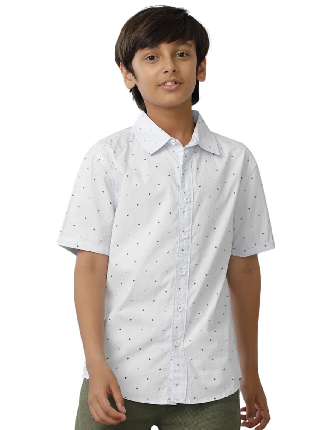 UNDER FOURTEEN ONLY Boys Spread Collar Conversational Printed Cotton Casual Shirt, White
UNDER FOURTEEN ONLY Boys Spread Collar Conversational Printed Cotton Casual Shirt, White