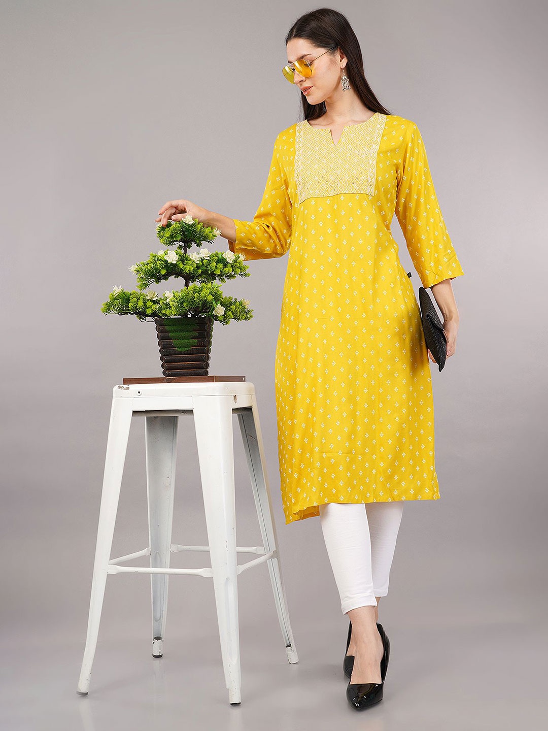 Avaasa Buy Shruthi Women Ethnic Motifs Yoke Design Thread Work Straight Kurta, Yellow
Avaasa Buy Shruthi Women Ethnic Motifs Yoke Design Thread Work Straight Kurta, Yellow
