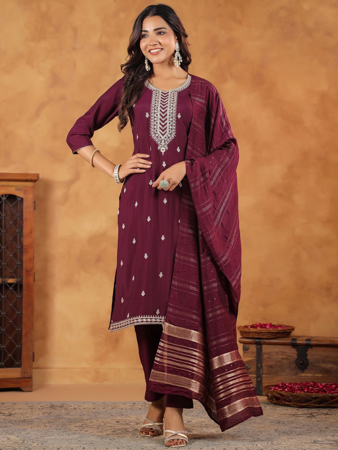 Janasya Ethnic Motifs Embroidered Chanderi Silk Straight Kurta with Trousers & Dupatta, Burgundy
Janasya Ethnic Motifs Embroidered Chanderi Silk Straight Kurta with Trousers & Dupatta, Burgundy