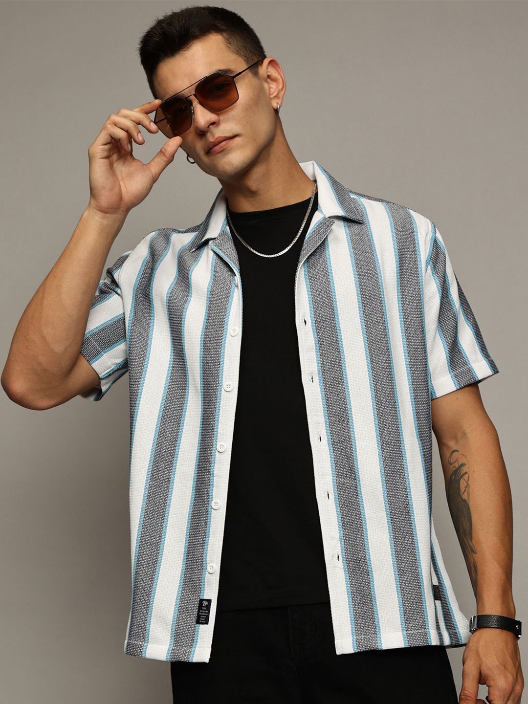 The Roadster Lifestyle Co. Men Premium Relaxed Fit Vertical Striped Cotton Casual Shirt, White
The Roadster Lifestyle Co. Men Premium Relaxed Fit Vertical Striped Cotton Casual Shirt, White