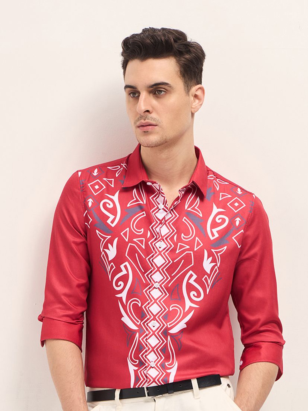 THE BEAR HOUSE Men Slim Fit Spread Collar Abstract Printed Casual Shirt, Red
THE BEAR HOUSE Men Slim Fit Spread Collar Abstract Printed Casual Shirt, Red