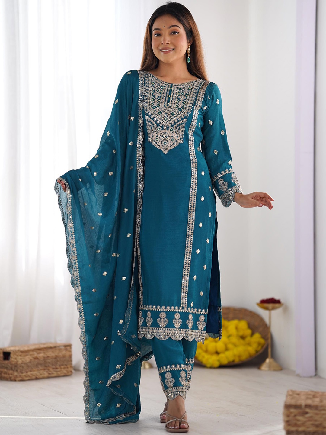 HARI FASHION Women Ethnic Motifs Embroidered Regular Kurta with Pyjamas & With Dupatta, Teal
HARI FASHION Women Ethnic Motifs Embroidered Regular Kurta with Pyjamas & With Dupatta, Teal