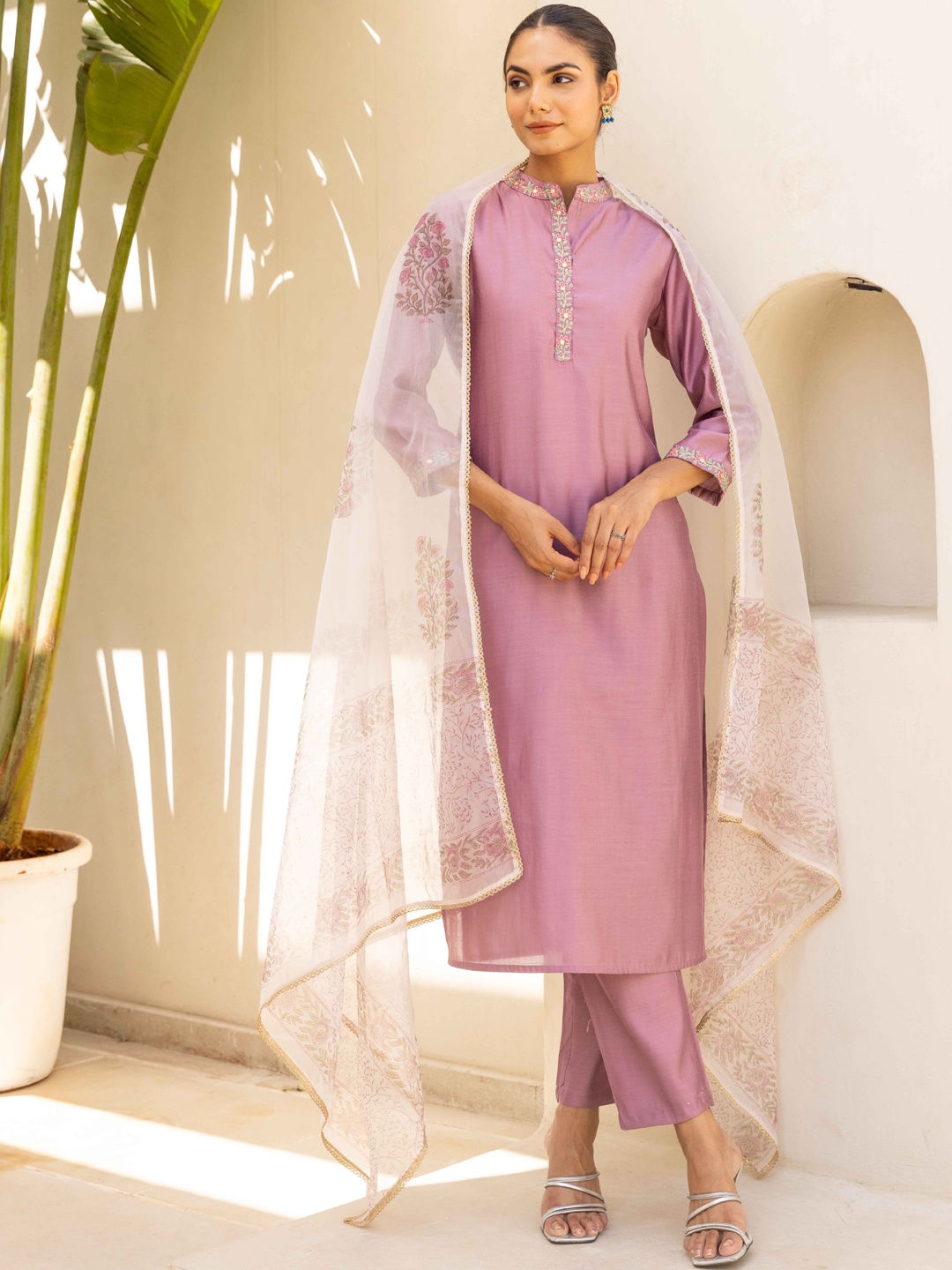 HERE&NOW Women Embroidered Regular Thread Work Pure Silk Kurta with Trousers & With Dupatta, Mauve
HERE&NOW Women Embroidered Regular Thread Work Pure Silk Kurta with Trousers & With Dupatta, Mauve