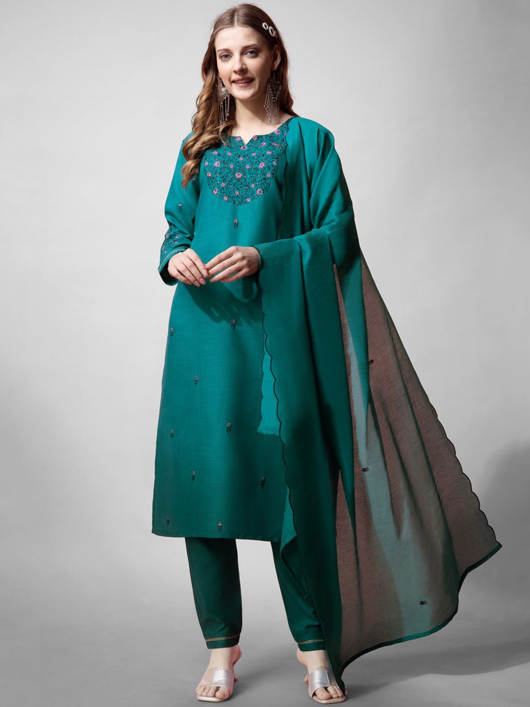Riddhi Textile Hub Women Embroidered Regular Thread Work Kurti with Churidar & With Dupatta, Green
Riddhi Textile Hub Women Embroidered Regular Thread Work Kurti with Churidar & With Dupatta, Green