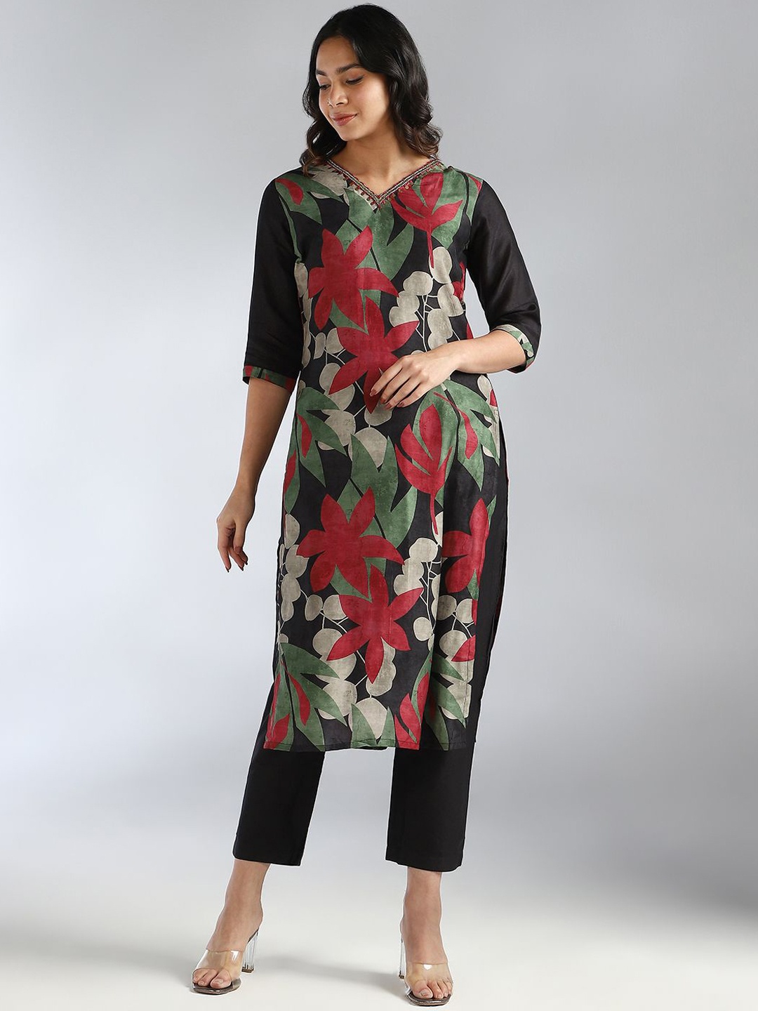 House Of Dharaa Women Floral Printed Regular Raw Silk Kurti with Trousers & With Dupatta, Black
House Of Dharaa Women Floral Printed Regular Raw Silk Kurti with Trousers & With Dupatta, Black