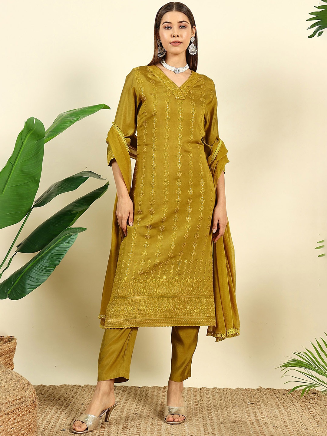 Shopping Queen Floral Embroidered Straight Kurta with Pyjamas & Dupatta, Yellow
Shopping Queen Floral Embroidered Straight Kurta with Pyjamas & Dupatta, Yellow