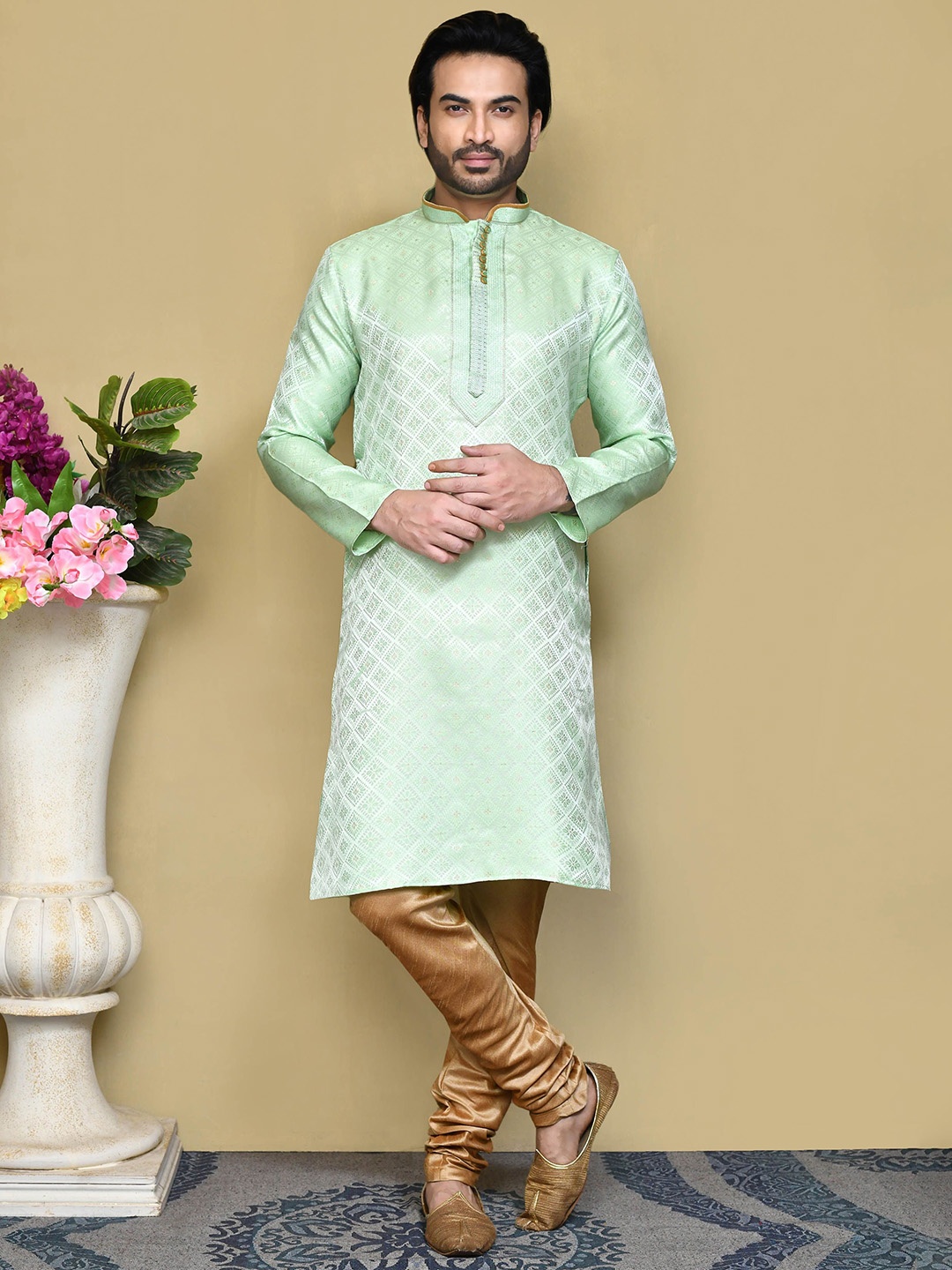 RANAK Geometric Woven Design Mandarin Collar Long Sleeves Regular Straight Kurta, Green
RANAK Geometric Woven Design Mandarin Collar Long Sleeves Regular Straight Kurta, Green