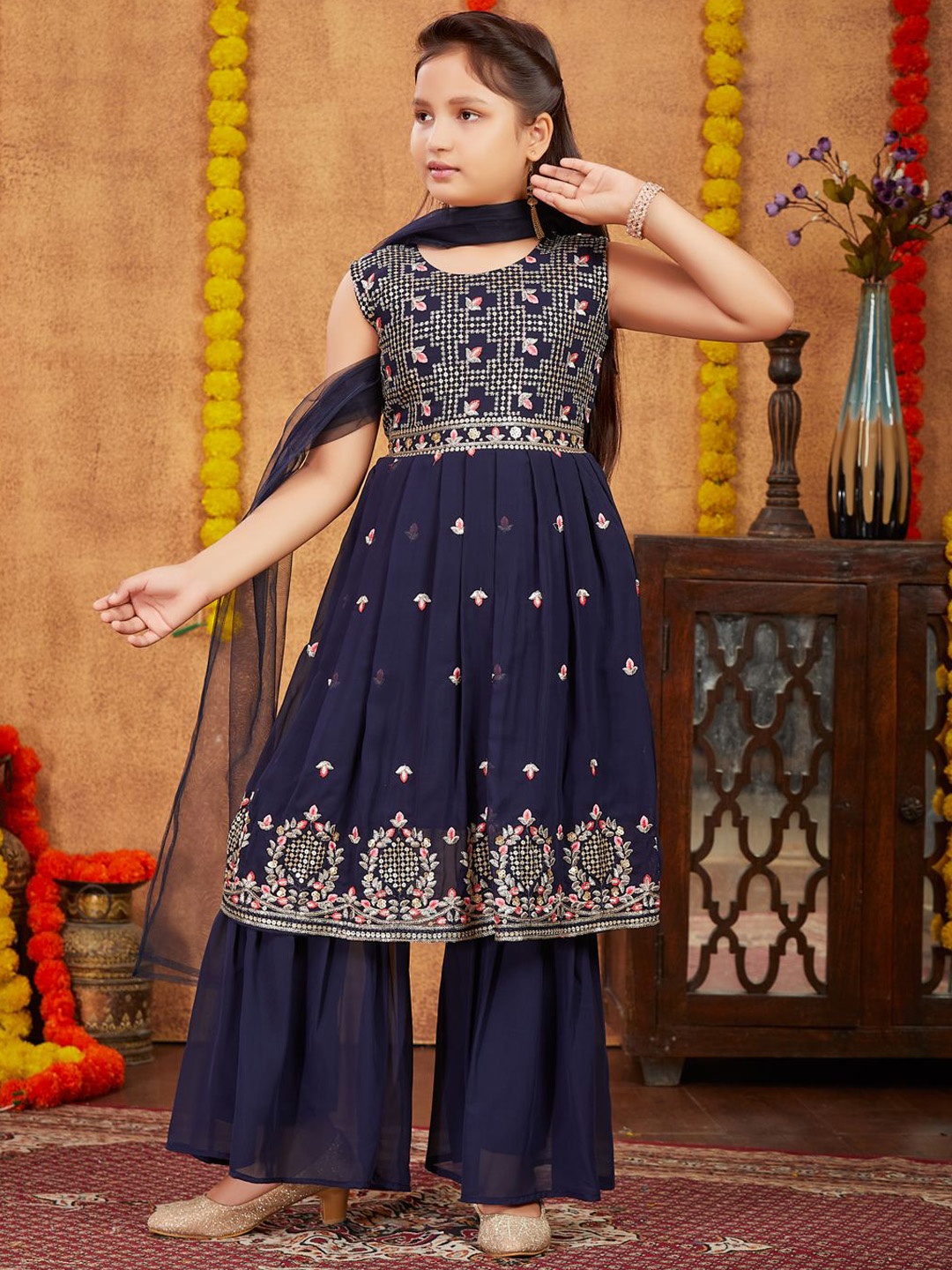 Sangria Girls Floral Embroidered Anarkali Kurta Sharara With Dupatta Kurta Set, Navy blue
Sangria Girls Floral Embroidered Anarkali Kurta Sharara With Dupatta Kurta Set, Navy blue