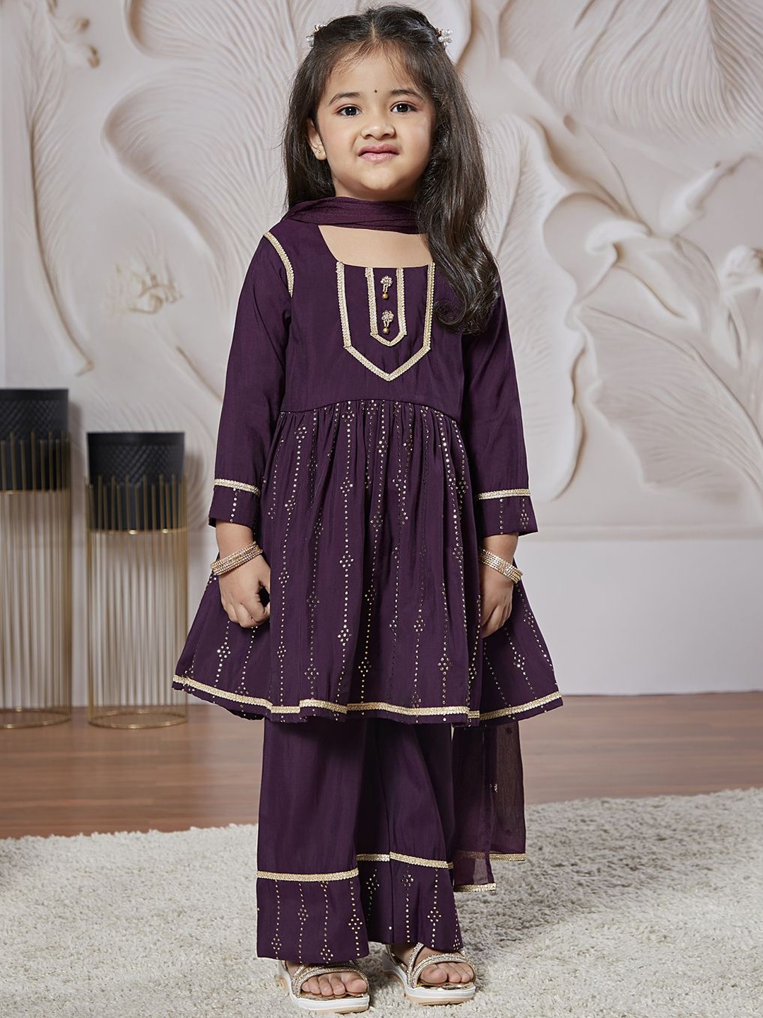 VASTRAMAY Girls Geometric Printed Round Neck Regular Kurta With Palazzo With Dupatta, Purple
VASTRAMAY Girls Geometric Printed Round Neck Regular Kurta With Palazzo With Dupatta, Purple