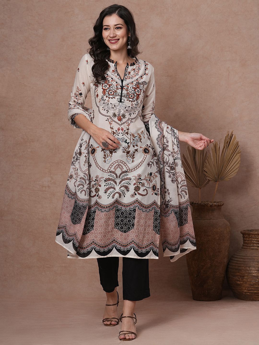 FASHOR Ethnic Motifs Printed Pure Cotton Straight Kurta With Trousers & Dupatta, White
FASHOR Ethnic Motifs Printed Pure Cotton Straight Kurta With Trousers & Dupatta, White