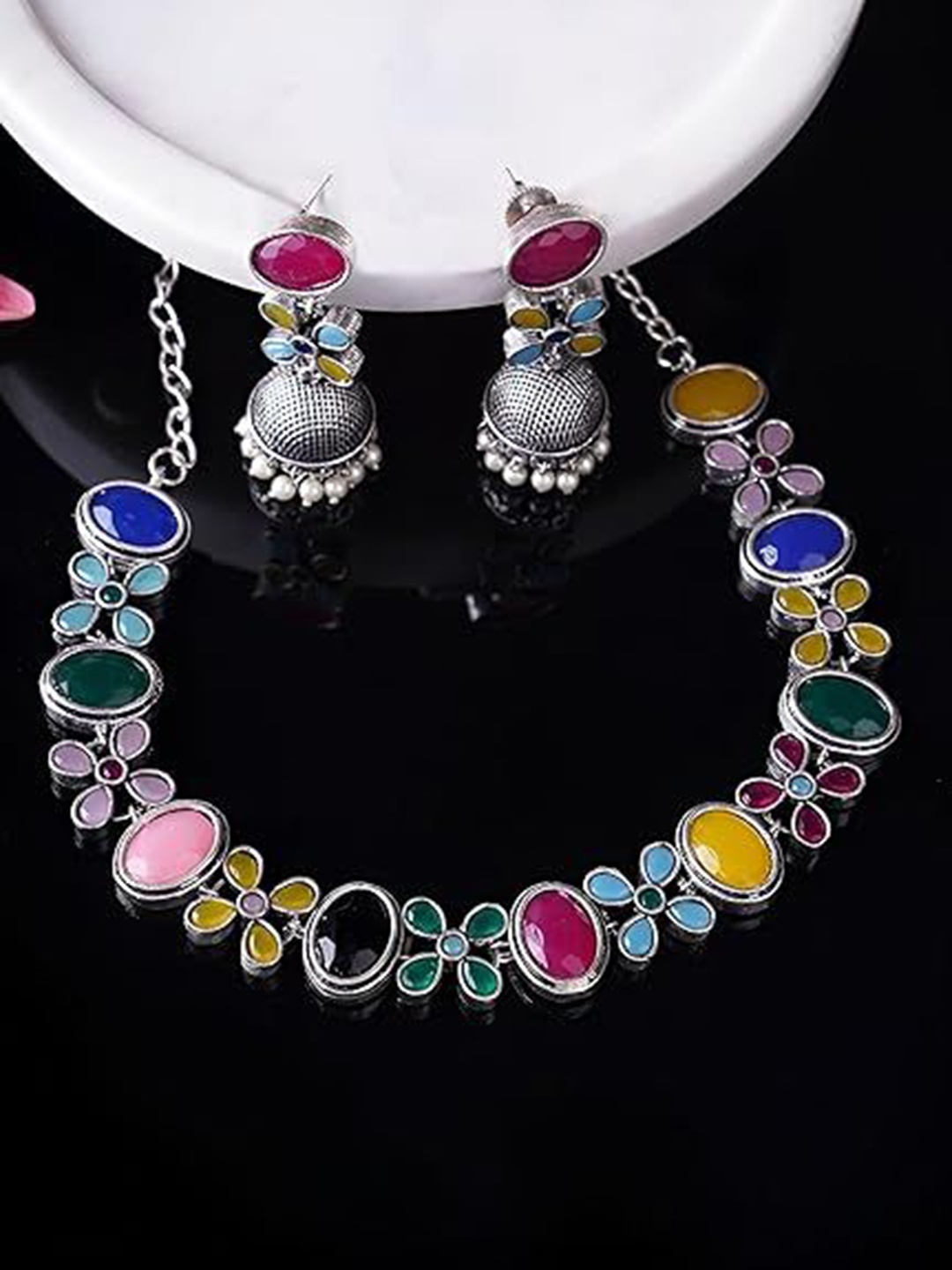 ORANGENYSHA Rhodium-Plated Kundan Studded & Beaded Necklace and Earrings, Silver
ORANGENYSHA Rhodium-Plated Kundan Studded & Beaded Necklace and Earrings, Silver