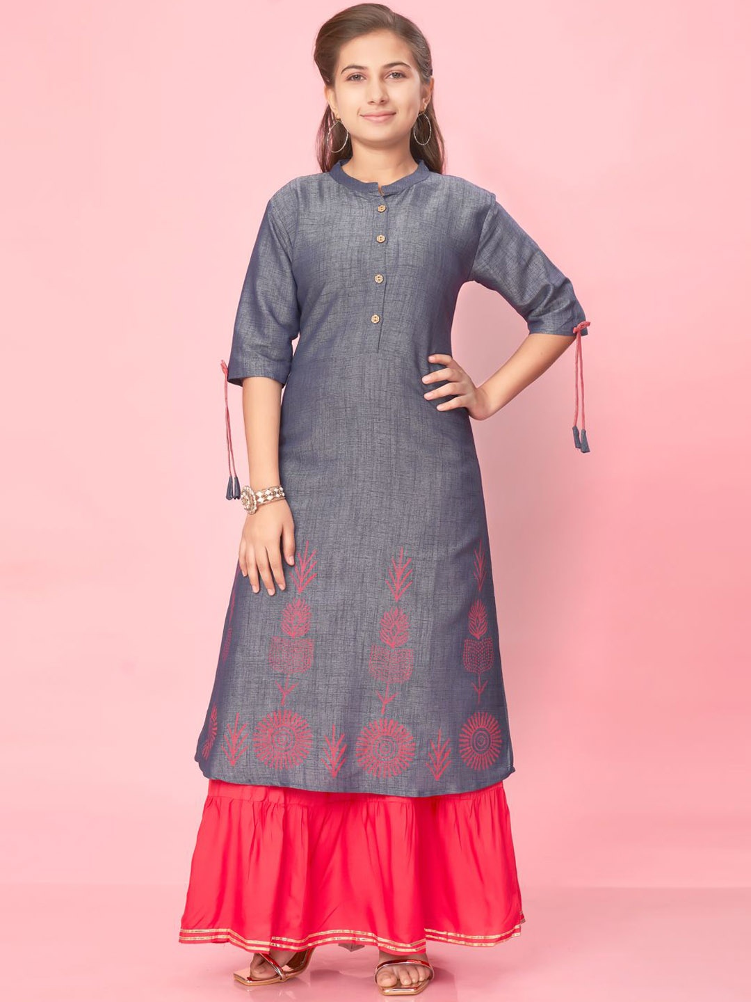 Sangria Girls Floral Printed Mandarin Collar Pure Cotton Straight Kurta With Skirt, Blue
Sangria Girls Floral Printed Mandarin Collar Pure Cotton Straight Kurta With Skirt, Blue