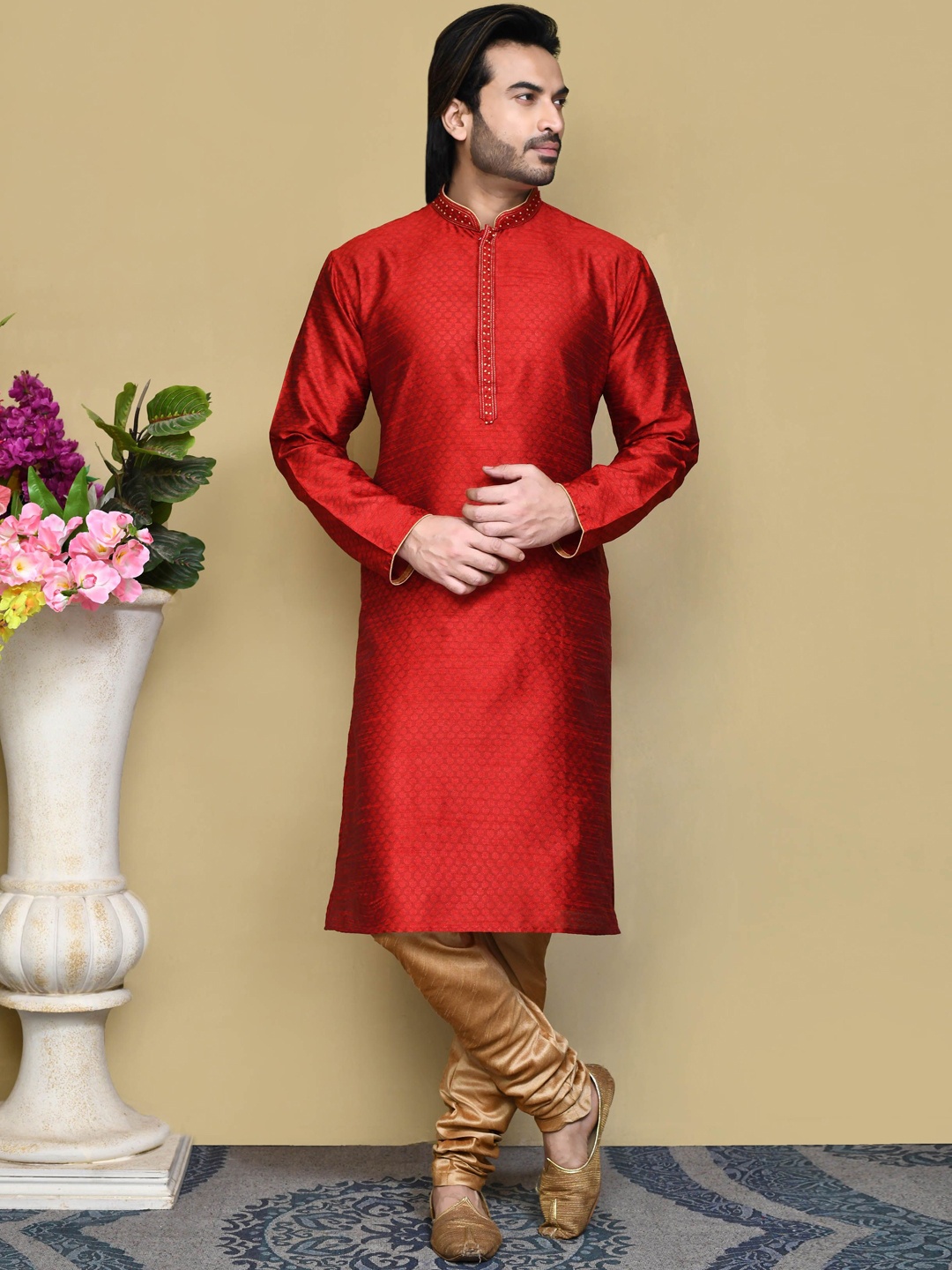 RANAK Geometric Woven Design Thread Work Mandarin Collar Cotton Straight Kurta, Red
RANAK Geometric Woven Design Thread Work Mandarin Collar Cotton Straight Kurta, Red