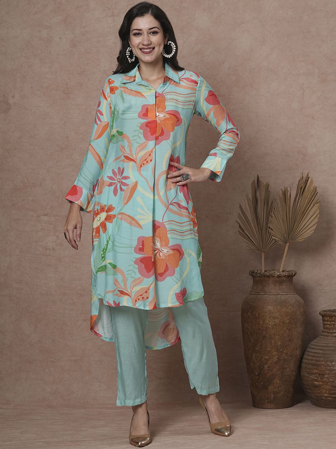 FASHOR Blue and Orange Floral Printed Sequinned High-Low Straight Kurta with Trousers
FASHOR Blue and Orange Floral Printed Sequinned High-Low Straight Kurta with Trousers