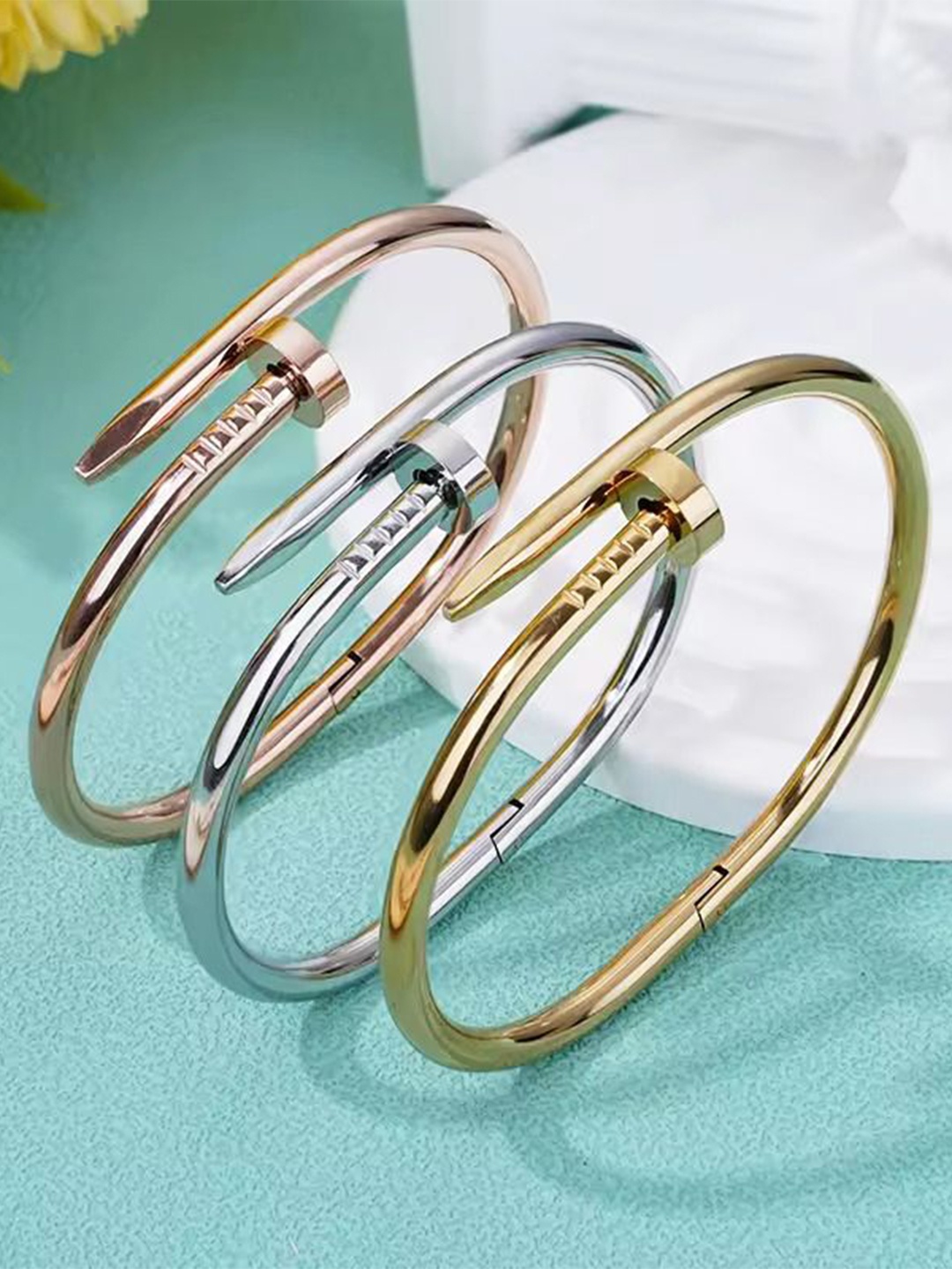 DIVASTRI Women Pack Of 3 Gold-Plated American Diamond Antique Kada Anti Tarnish Bracelet
DIVASTRI Women Pack Of 3 Gold-Plated American Diamond Antique Kada Anti Tarnish Bracelet