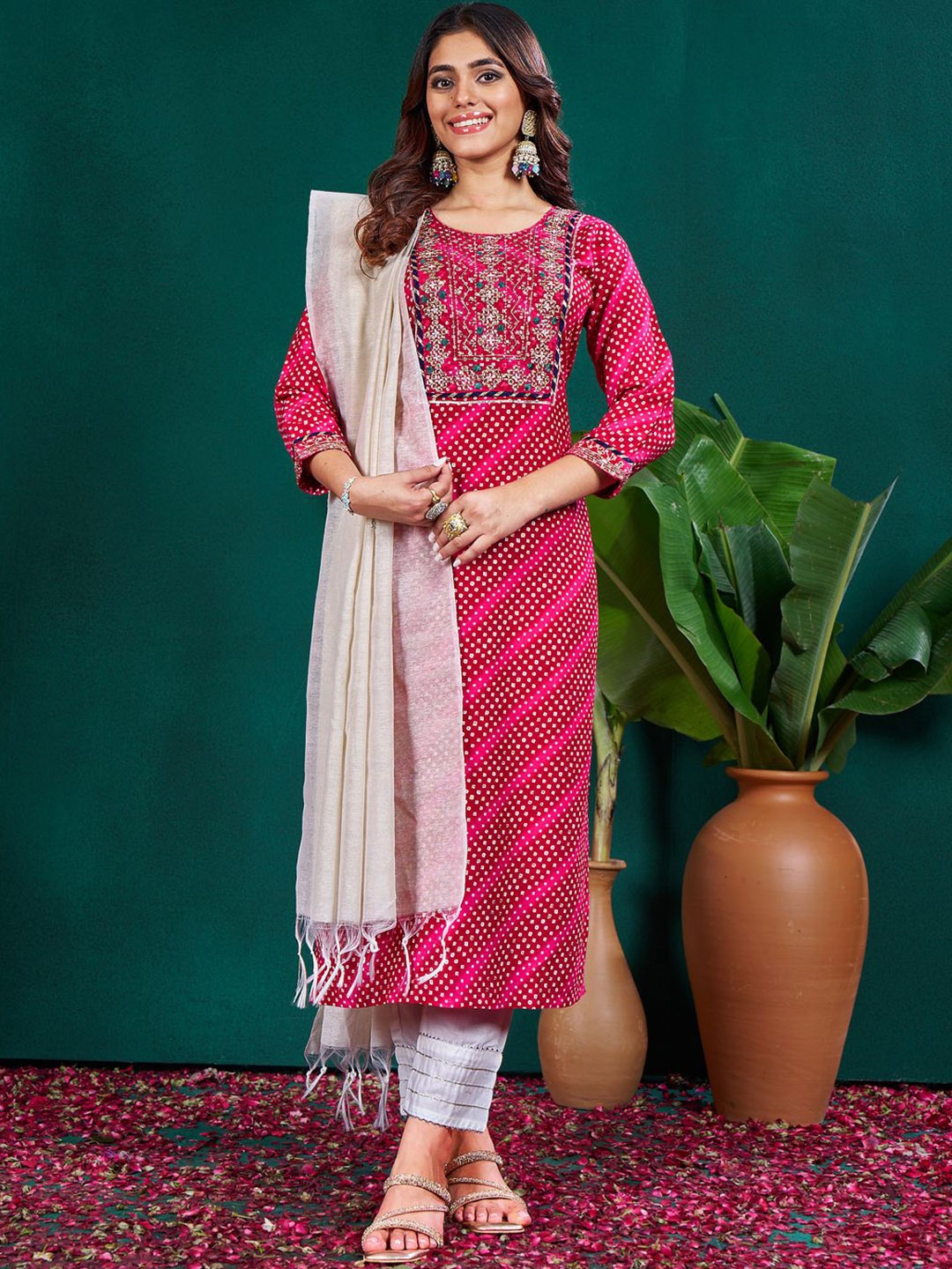 Rujave Bandhani Printed Thread Work Straight Kurta with Trousers & Dupatta, Pink
Rujave Bandhani Printed Thread Work Straight Kurta with Trousers & Dupatta, Pink