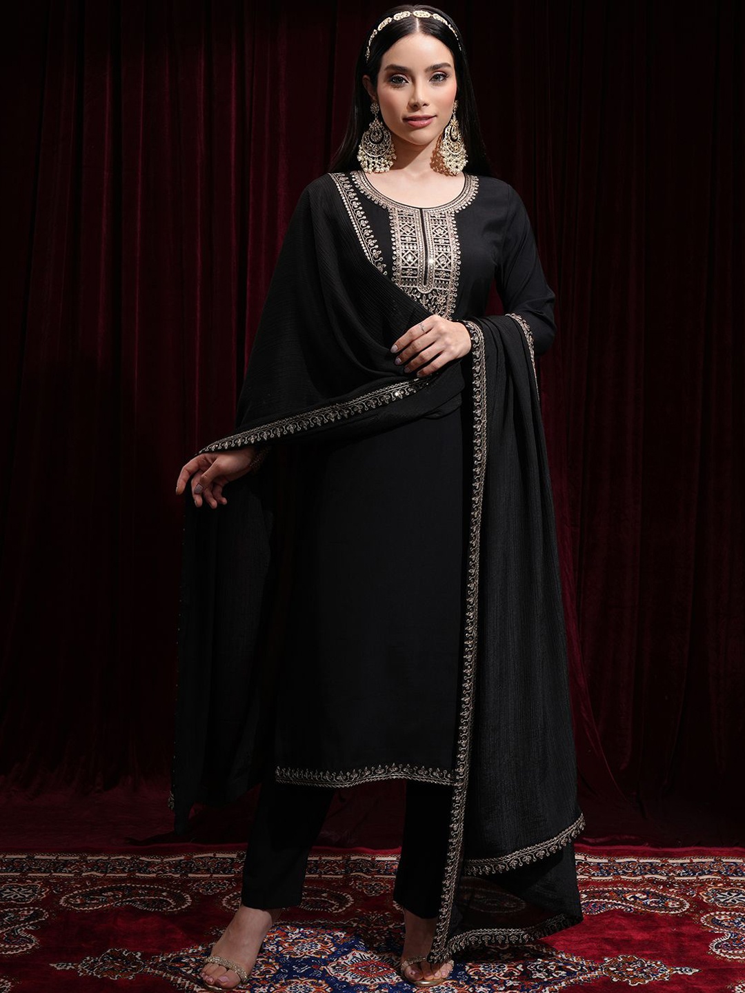 Vishudh Floral Embroidered Sequinned Round Neck Straight Kurta with Palazzos & Dupatta, Black
Vishudh Floral Embroidered Sequinned Round Neck Straight Kurta with Palazzos & Dupatta, Black
