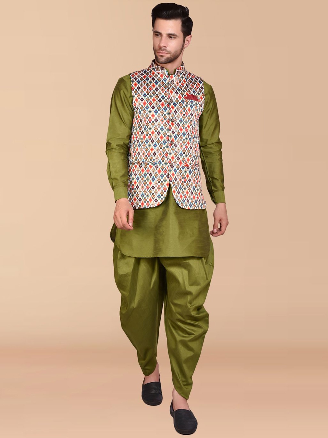 PRINTINDIA Mandarin Collar Pure Silk Straight Kurta with Dhoti Pants & Nehru Jacket, Green
PRINTINDIA Mandarin Collar Pure Silk Straight Kurta with Dhoti Pants & Nehru Jacket, Green