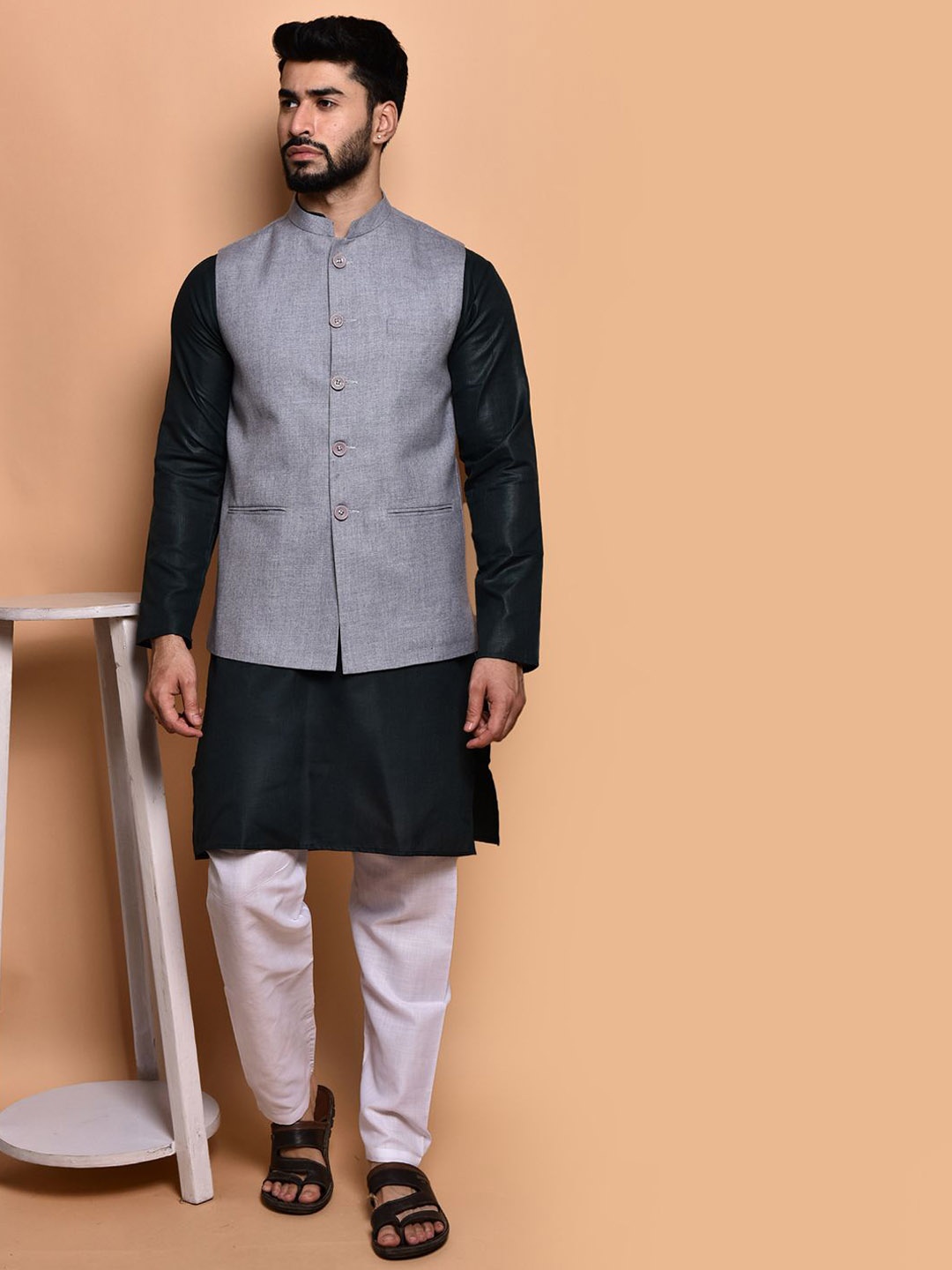 PRINTINDIA Mandarin Collar Pure Cotton Straight Kurta With Trousers & Nehru jacket, Green
PRINTINDIA Mandarin Collar Pure Cotton Straight Kurta With Trousers & Nehru jacket, Green