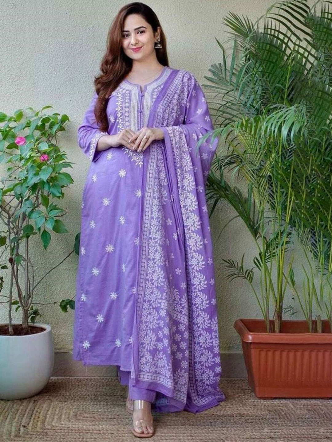 Royal Export Floral Embroidered Thread Work Straight Kurta with Trouser & Dupatta, Lavender
Royal Export Floral Embroidered Thread Work Straight Kurta with Trouser & Dupatta, Lavender