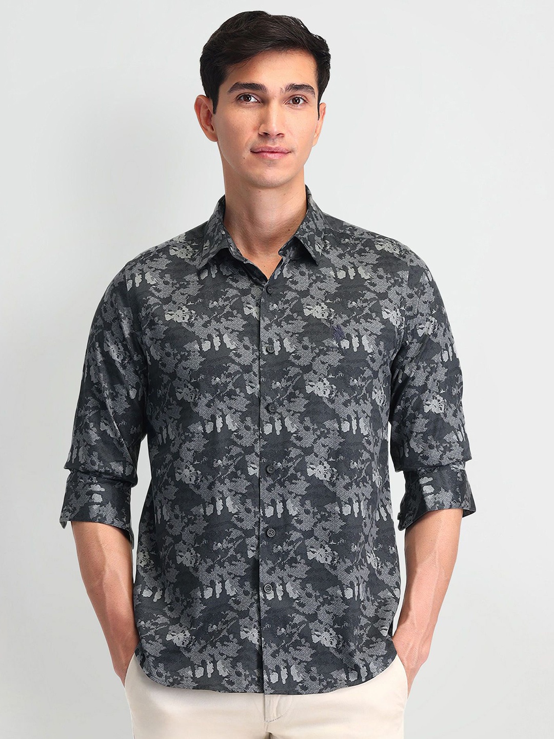 U.S. Polo Assn. Denim Co. Men Spread Collar Abstract Printed Cotton Slim Fit Casual Shirt, Grey
U.S. Polo Assn. Denim Co. Men Spread Collar Abstract Printed Cotton Slim Fit Casual Shirt, Grey