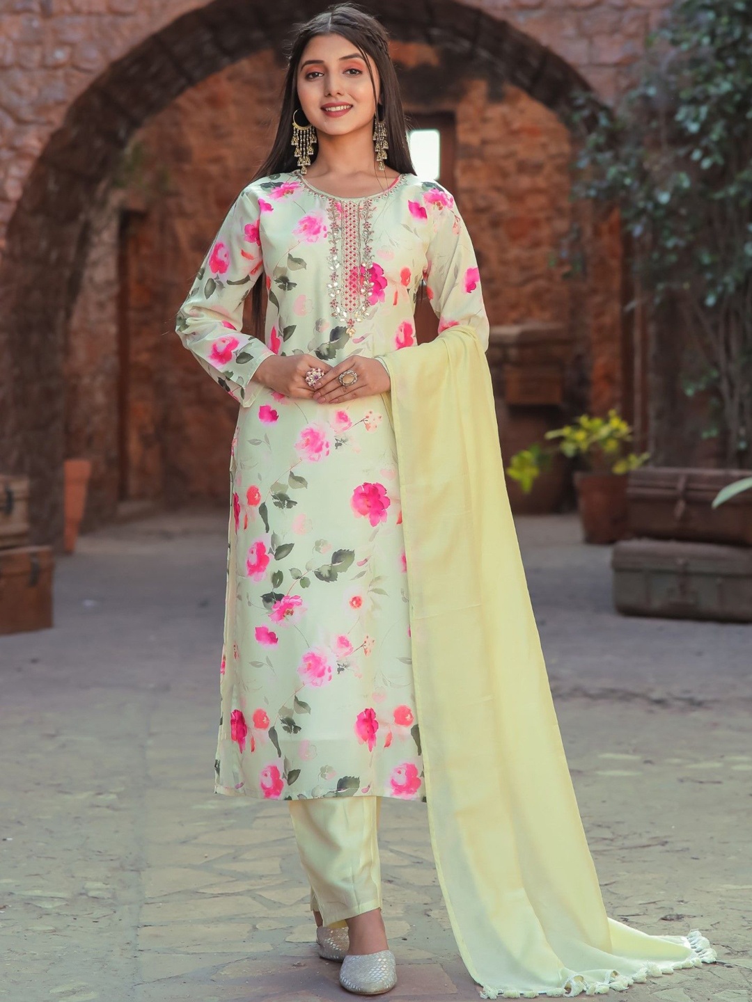LeeliPeeri Designer Floral Printed Regular Thread Work Kurta With Trouser With Dupatta, Off white
LeeliPeeri Designer Floral Printed Regular Thread Work Kurta With Trouser With Dupatta, Off white
