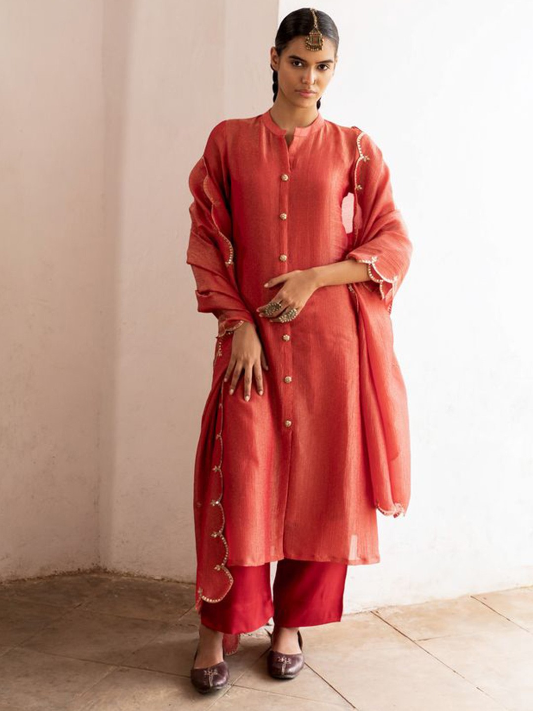 KARAJ JAIPUR Mandarin Collar Sequinned Chanderi Cotton Kurta With Trousers & Dupatta, Red
KARAJ JAIPUR Mandarin Collar Sequinned Chanderi Cotton Kurta With Trousers & Dupatta, Red