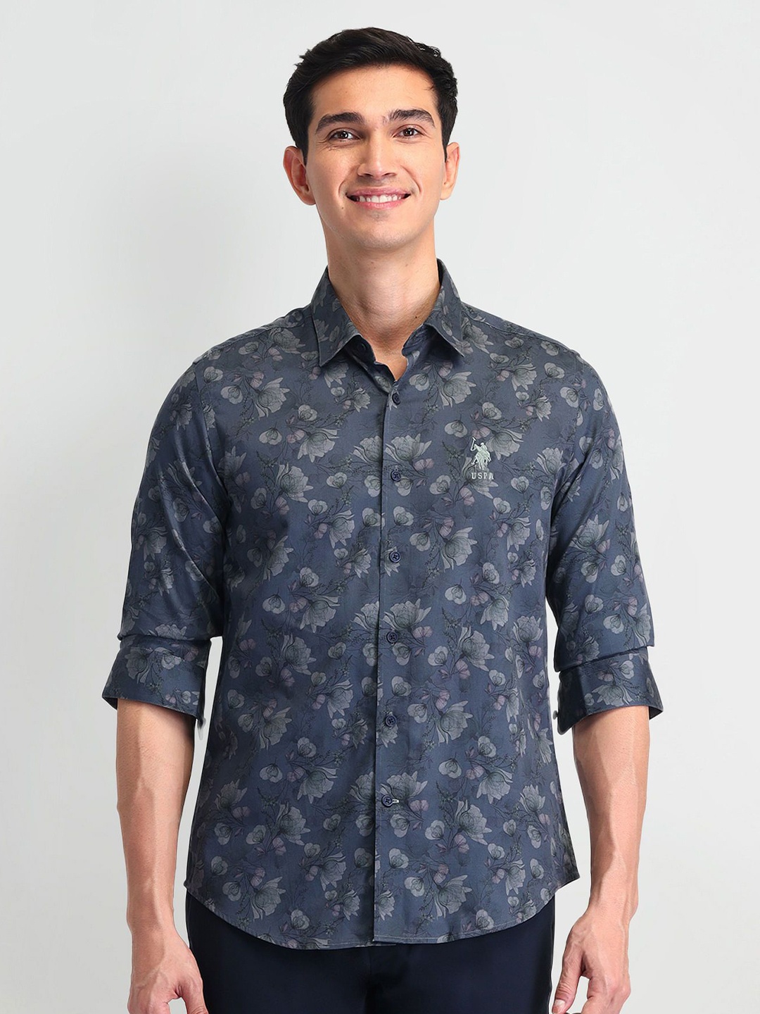 U.S. Polo Assn. Denim Co. Men Spread Collar Floral Printed Cotton Slim Fit Casual Shirt, Blue
U.S. Polo Assn. Denim Co. Men Spread Collar Floral Printed Cotton Slim Fit Casual Shirt, Blue