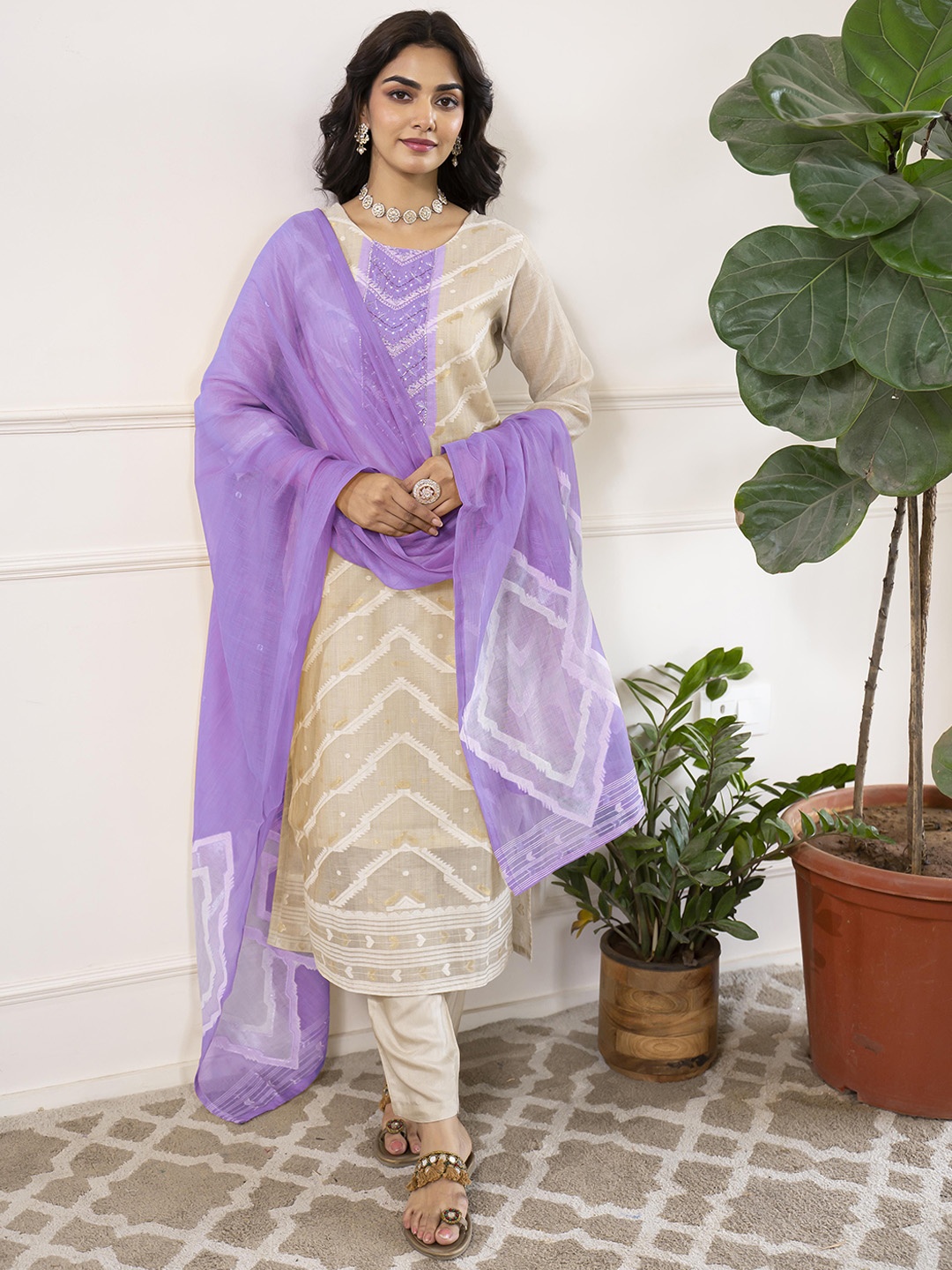 Anouk Violet Ethnic Motifs Embroidered Pure Cotton Kurta With Trousers & Dupatta, Off white
Anouk Violet Ethnic Motifs Embroidered Pure Cotton Kurta With Trousers & Dupatta, Off white