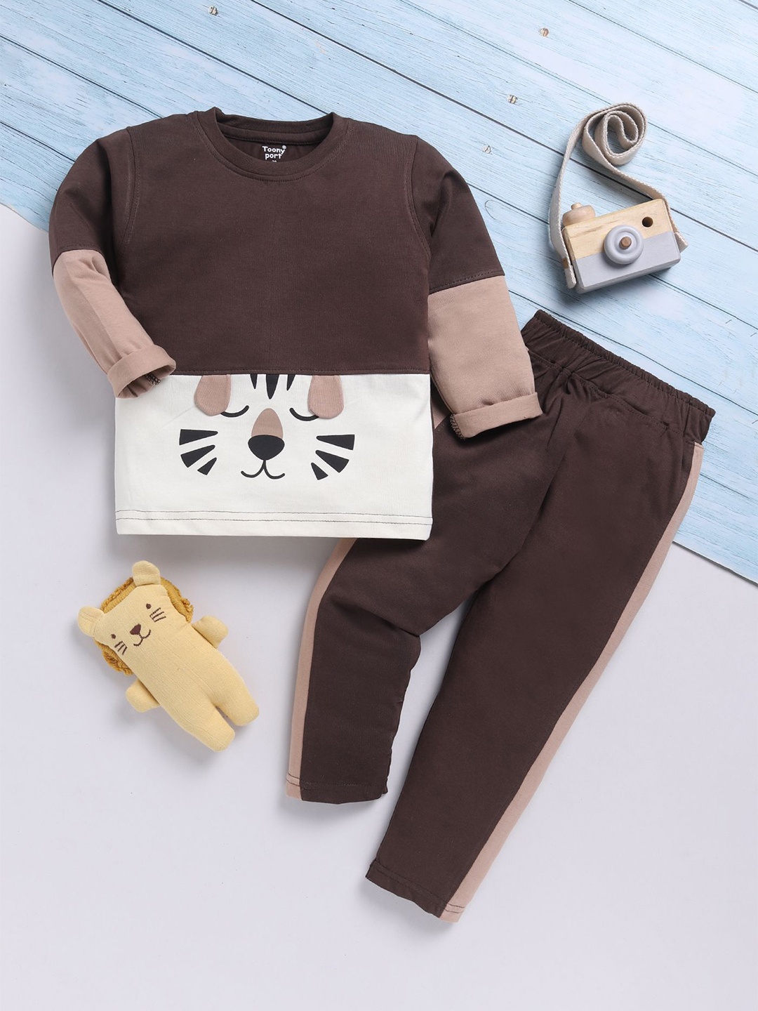 Toonyport Boys Colourblocked Round Neck Long Sleeves T-Shirt With Trouser, Brown
Toonyport Boys Colourblocked Round Neck Long Sleeves T-Shirt With Trouser, Brown