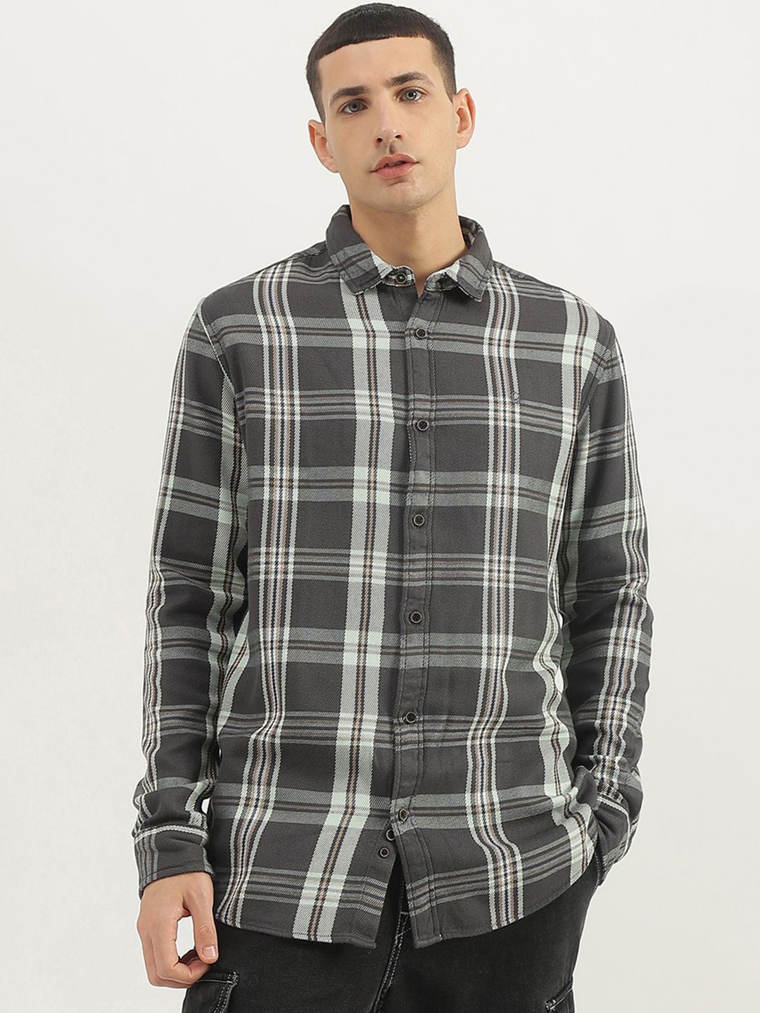 United Colors of Benetton Men Spread Collar Tartan Checked Cotton Casual Shirt, Grey
United Colors of Benetton Men Spread Collar Tartan Checked Cotton Casual Shirt, Grey