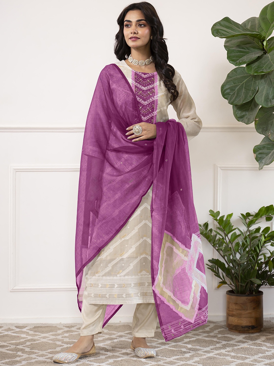 Anouk Off White Geometric Printed Pure Cotton Straight Kurta With Trousers & Dupatta
Anouk Off White Geometric Printed Pure Cotton Straight Kurta With Trousers & Dupatta