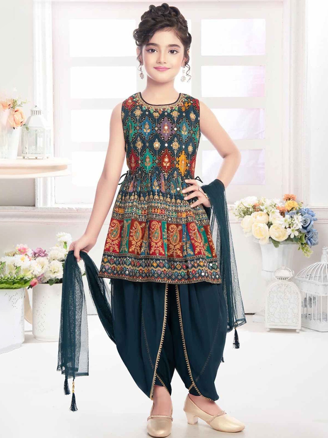 Lagorii Girls Ethnic Motifs Printed Regular Kurti with Dhoti Pants & With Dupatta, Blue
Lagorii Girls Ethnic Motifs Printed Regular Kurti with Dhoti Pants & With Dupatta, Blue