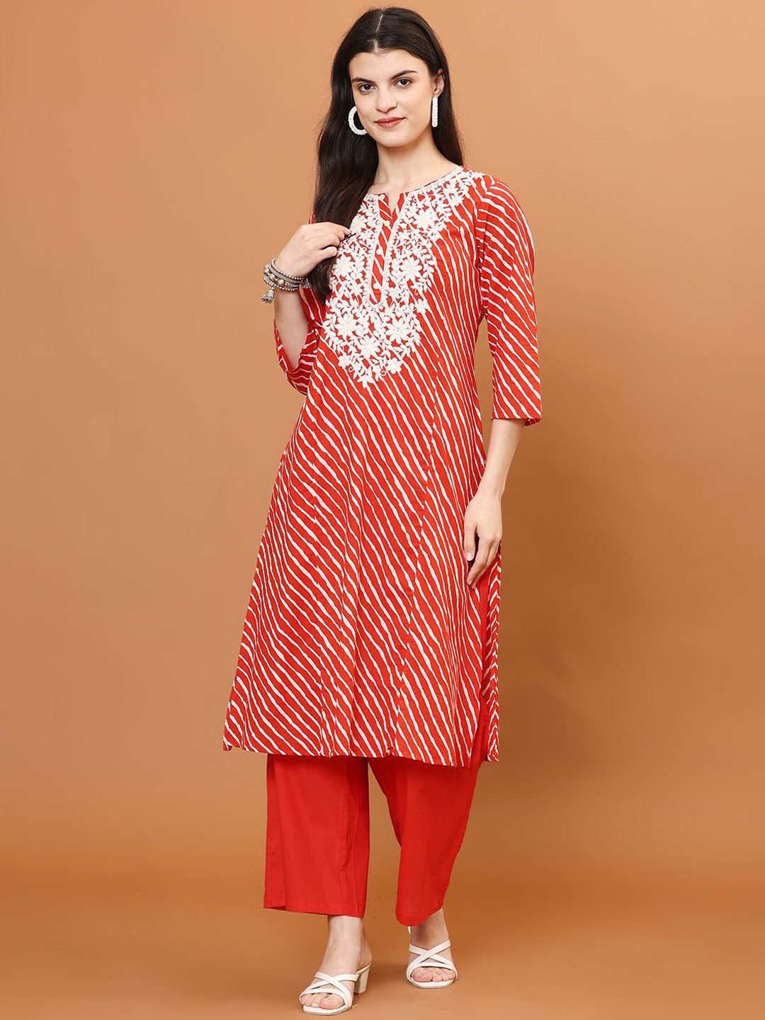 Meena Bazaar Leheriya Printed Round Neck Regular Thread Work Kurta With Palazzo, Red
Meena Bazaar Leheriya Printed Round Neck Regular Thread Work Kurta With Palazzo, Red
