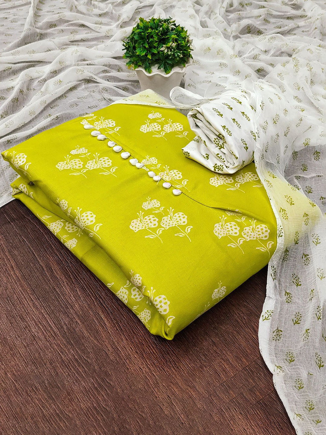 Aika Ethnic Motifs Printed Unstitched Dress Material, Yellow
Aika Ethnic Motifs Printed Unstitched Dress Material, Yellow