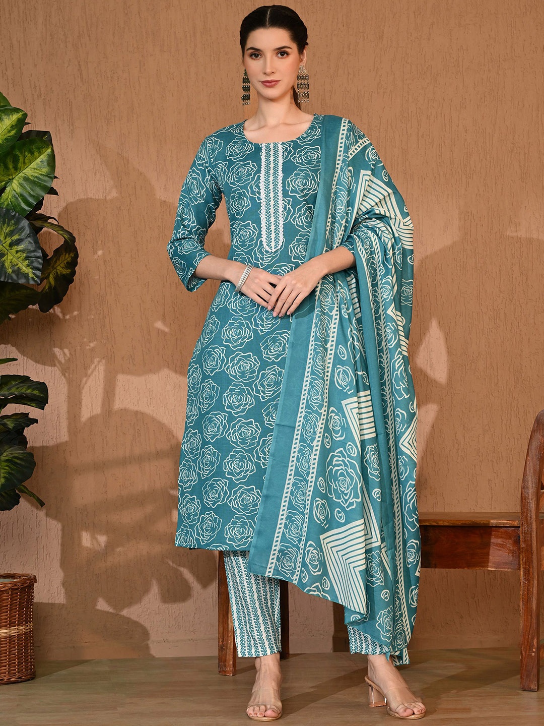 RAJPUTANA CAMISA Floral Printed Regular Straight Kurta With Trouser With Dupatta, Blue
RAJPUTANA CAMISA Floral Printed Regular Straight Kurta With Trouser With Dupatta, Blue