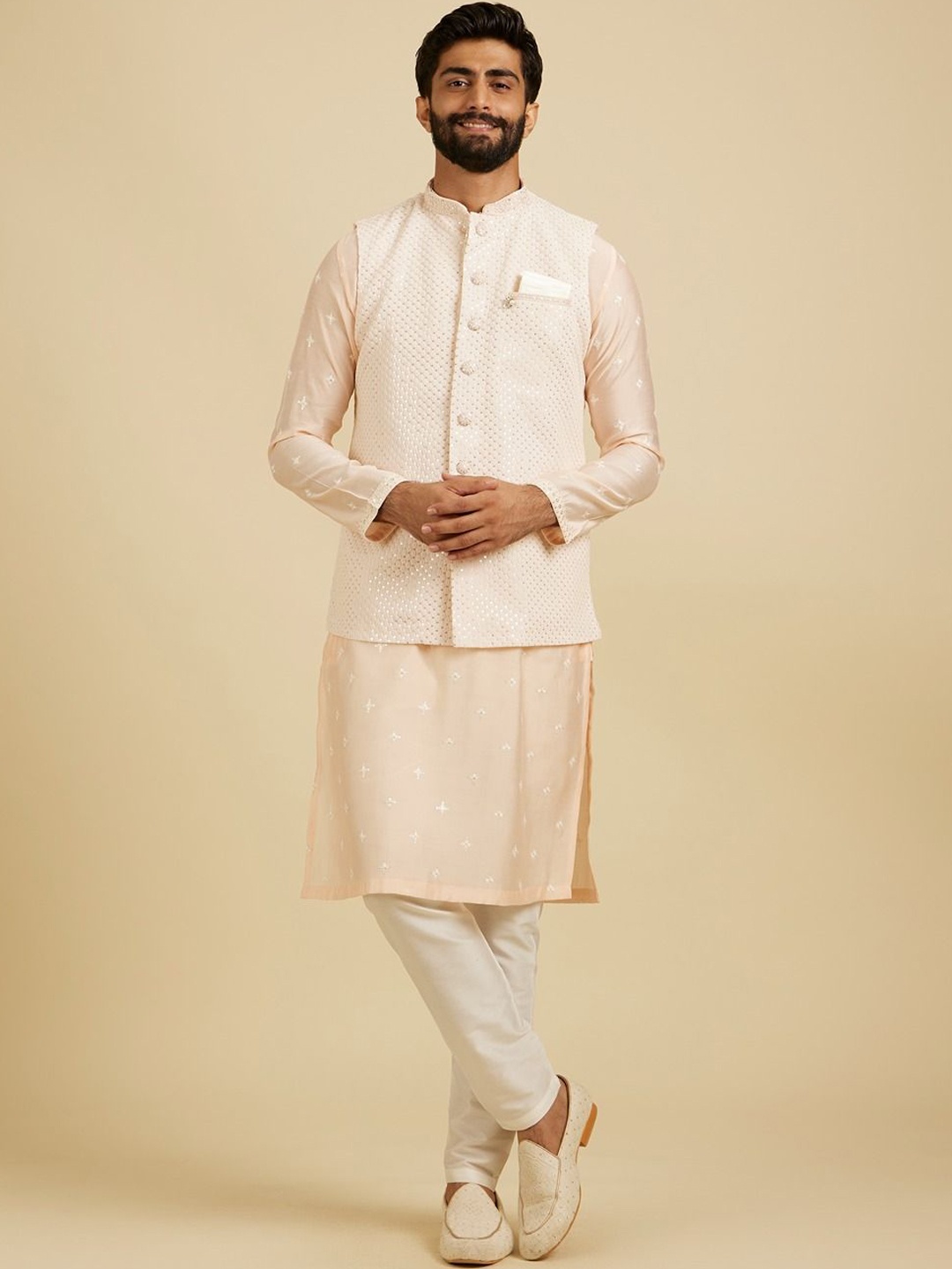 Manyavar Mandarin Collar Floral Embroidered Thread Work Kurta with Pyjama and Nehru Jacket, Peach
Manyavar Mandarin Collar Floral Embroidered Thread Work Kurta with Pyjama and Nehru Jacket, Peach