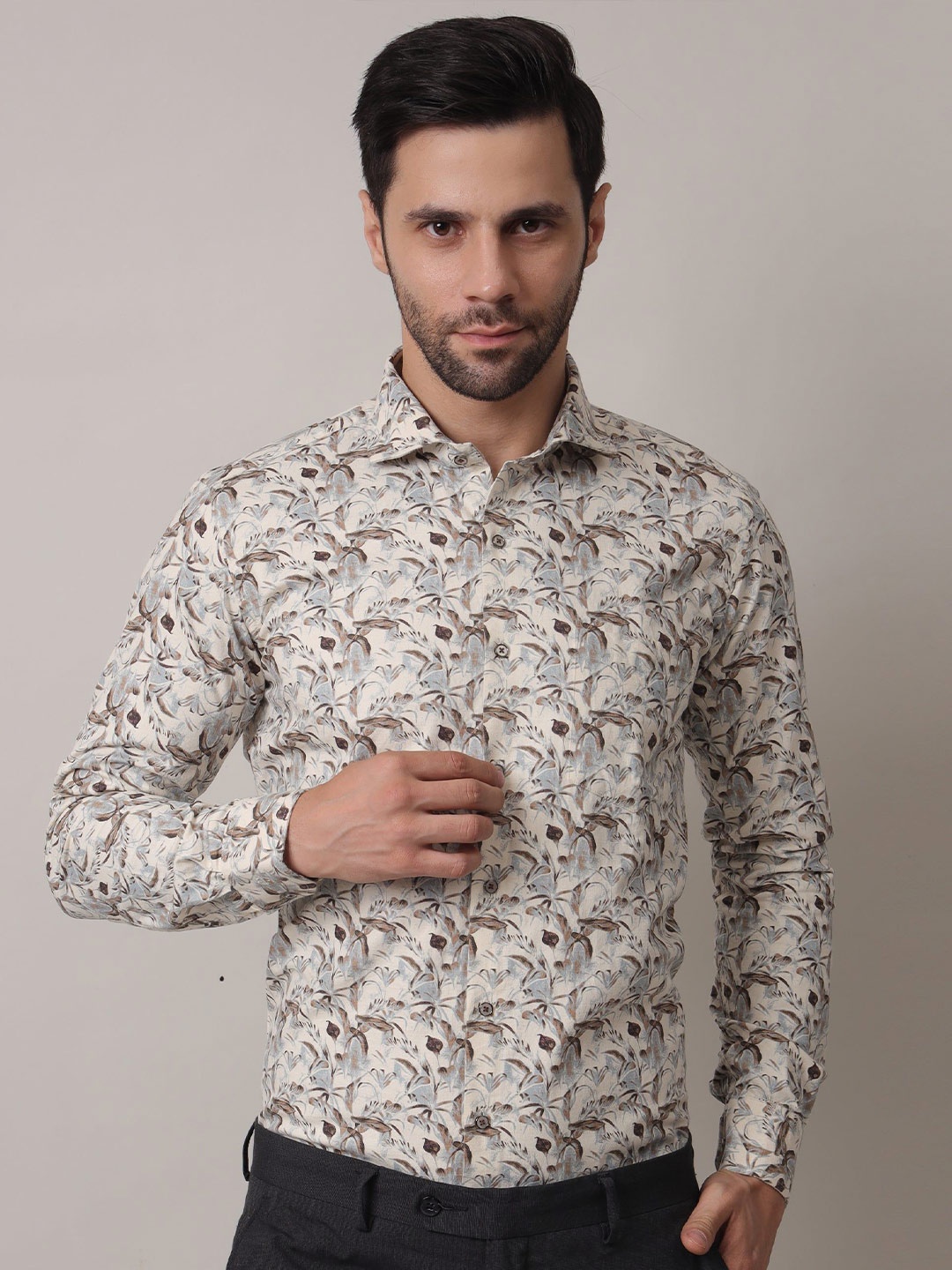 John Philips Men India Slim Spread Collar Floral Printed Cotton Formal Shirt, Off white
John Philips Men India Slim Spread Collar Floral Printed Cotton Formal Shirt, Off white